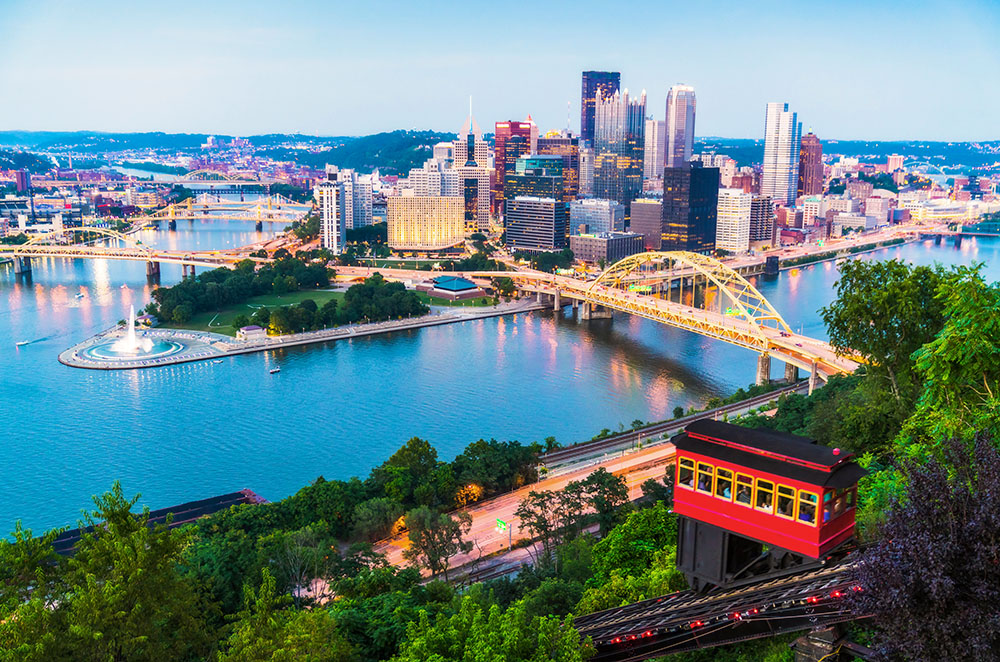 Photograph of downtown Pittsburgh, Pennsylvania